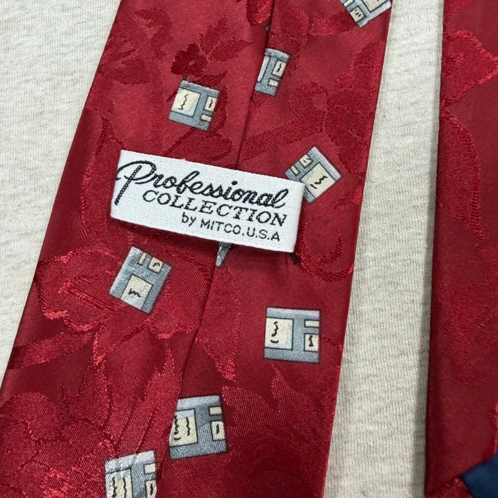 Professional Collection Computer Tie Mens OS Red Excellent Retro Floppy Disk IT - Picture 3 of 4